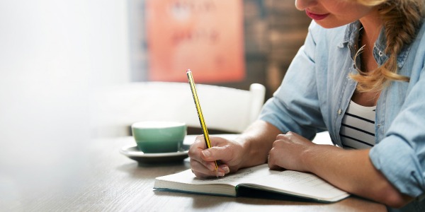 The Benefits of Keeping a Handwritten Journal: Why Writing by Hand is More Efficient for Note-Taking